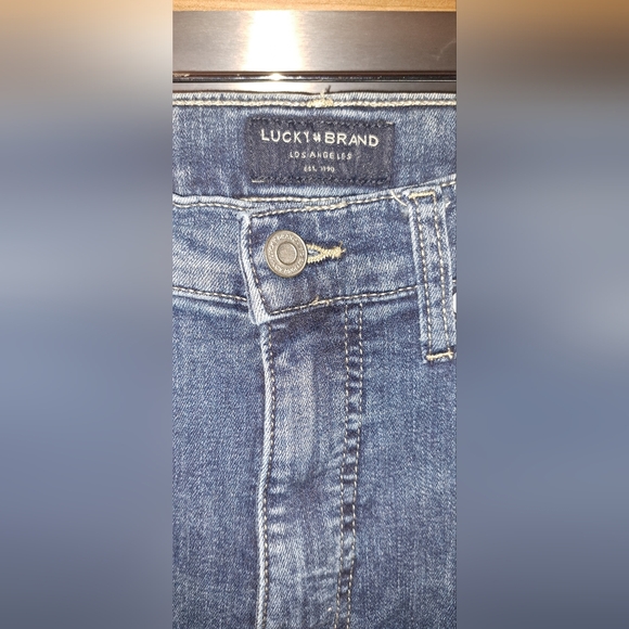 Ladies Lucky Brand High Rise Stevie Flare Jeans Stretch Soze 12/31 City Cowgirl - Picture 4 of 8